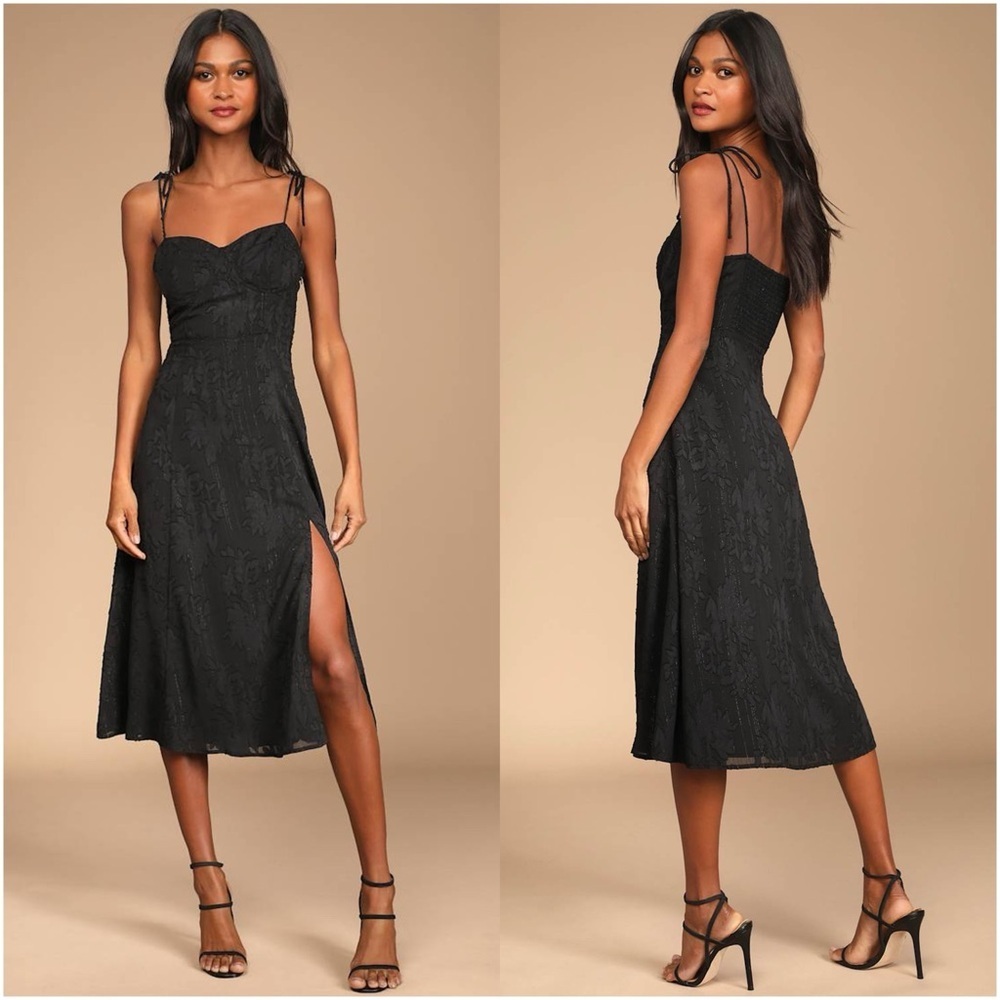LULU'S Loveliest Looks Black Floral
Jacquard Tie-Strap Midi Dress